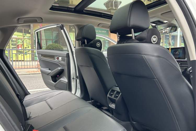 Used Honda Civic 2023 240TURBO CVT Dynamic Control · C-Position Guest Special Edition Interior 2