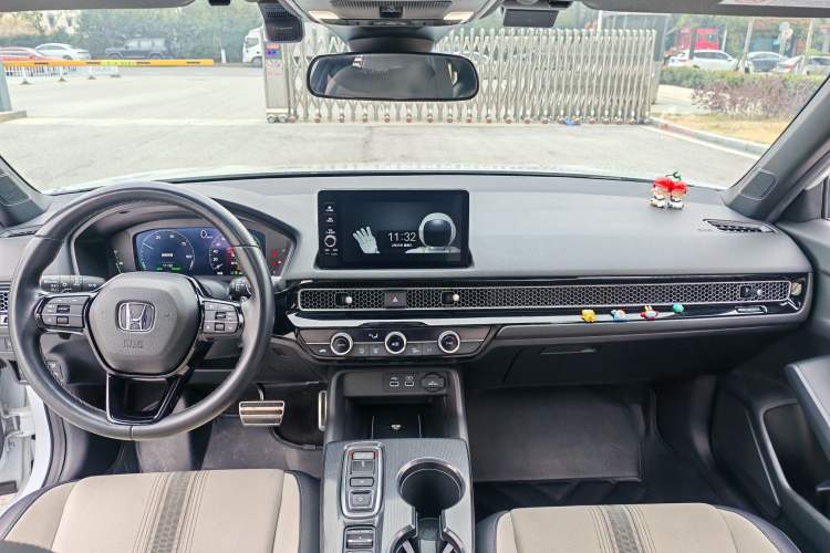 Used Honda Civic 2023 2.0L eHEV Sharp Edition Interior 2