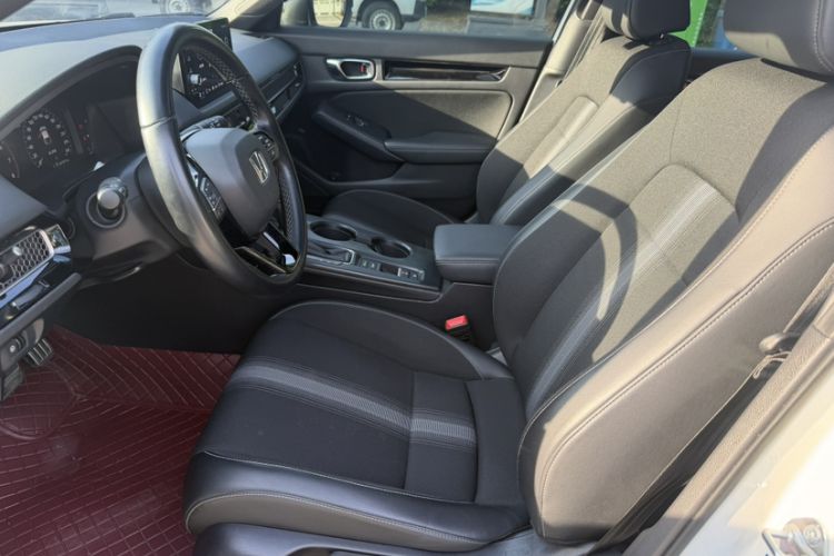 Used Honda Civic 2023 HATCHBACK 240TURBO CVT Extreme Edition Interior 3