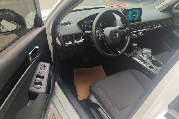 Used Honda Civic 2023 240TURBO CVT Dynamic Edition Interior 3