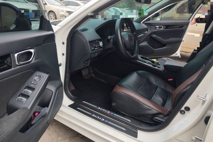 Used Honda Civic 2023 240TURBO CVT Dynamic Edition Interior 3