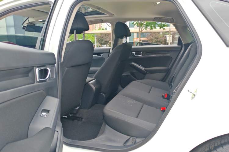 Used Honda Civic 2023 240TURBO CVT Dynamic Edition Interior 3