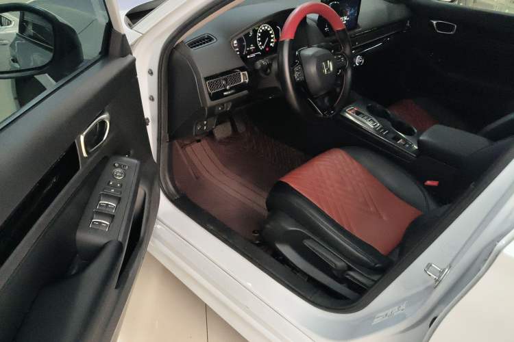 Used Honda Civic 2023 2.0L eHEV Pioneer Edition Interior 3