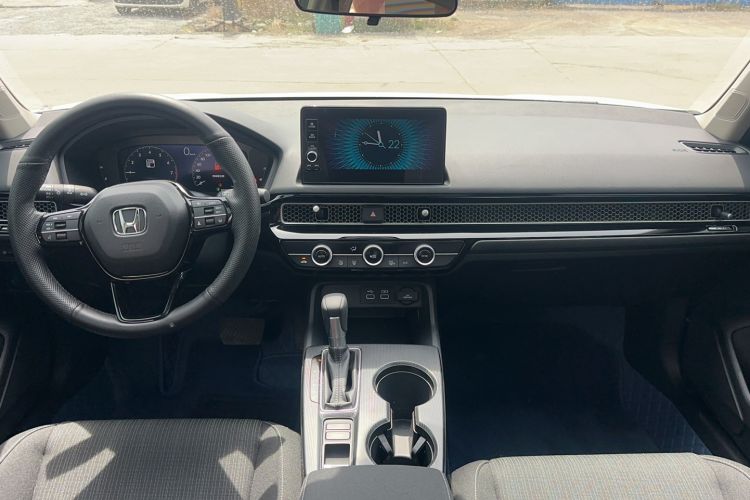 Used Honda Civic 2023 240TURBO CVT Dynamic Edition Interior 3