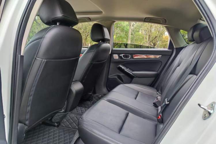 Used Honda Civic 2023 240TURBO CVT Dynamic Edition Interior 3