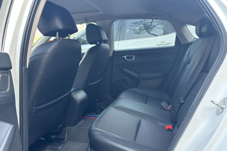 Used Honda Civic 2023 240TURBO CVT Dynamic Edition Interior 3