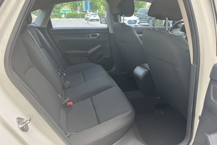 Used Honda Civic 2023 240TURBO CVT Dynamic · Center Stage Special Edition Interior 3