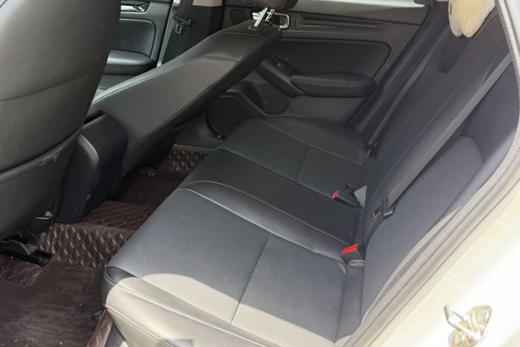 Used Honda Civic 2023 240TURBO CVT Dynamic · Center Stage Special Edition Interior 3