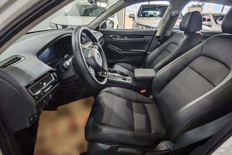 Used Honda Civic 2023 240TURBO CVT Dynamic · Center Stage Special Edition Interior 3