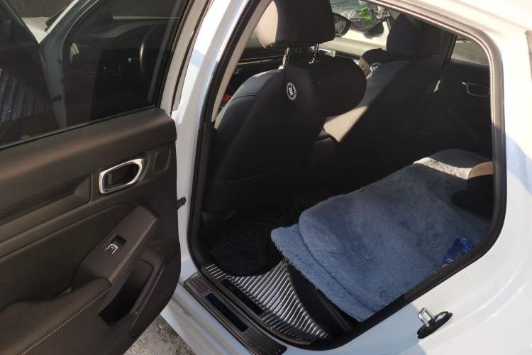 Used Honda Civic 2023 2.0L eHEV Pioneer Edition Interior 4
