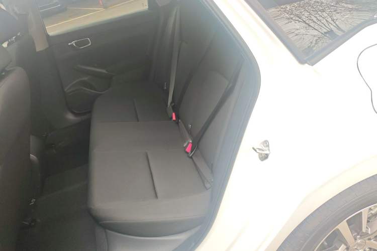 Used Honda Civic 2023 240TURBO CVT Dynamic Edition Interior 4