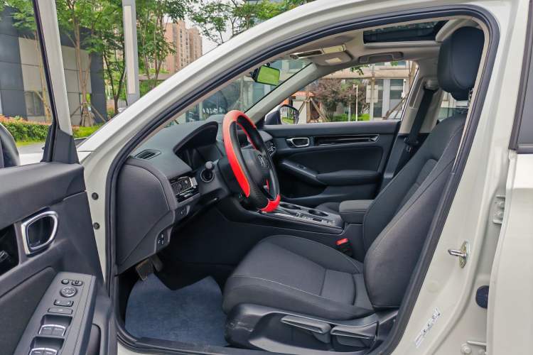 Used Honda Civic 2023 240TURBO CVT Dynamic Edition Interior 4