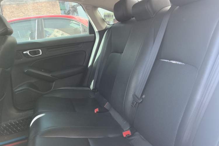 Used Honda Civic 2023 240TURBO CVT Dynamic Edition Interior 4