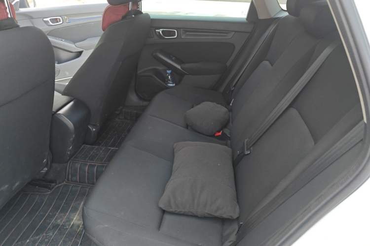 Used Honda Civic 2023 240TURBO CVT Dynamic Edition Interior 4