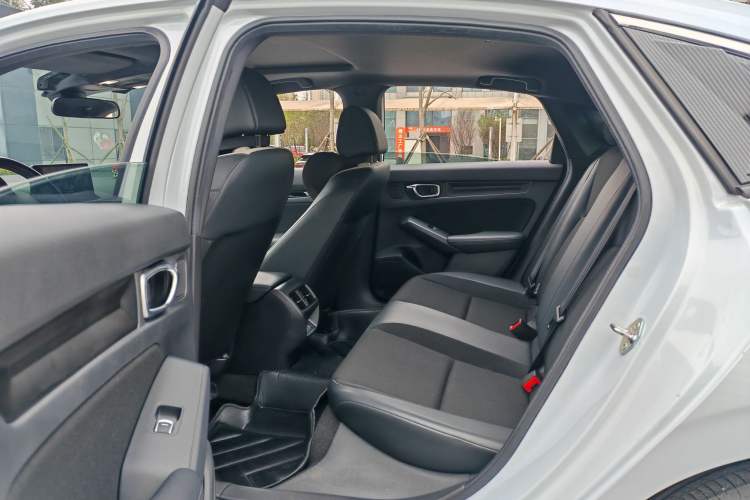Used Honda Civic 2023 2.0L eHEV Sharp Edition Interior 4
