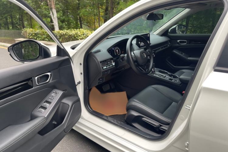 Used Honda Civic 2023 240TURBO CVT Dynamic Edition Interior 4