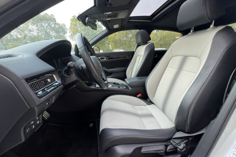 Used Honda Civic 2023 2.0L eHEV Sharp Edition Interior 5