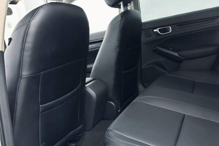 Used Honda Civic 2023 240TURBO CVT Dynamic Edition Interior 5