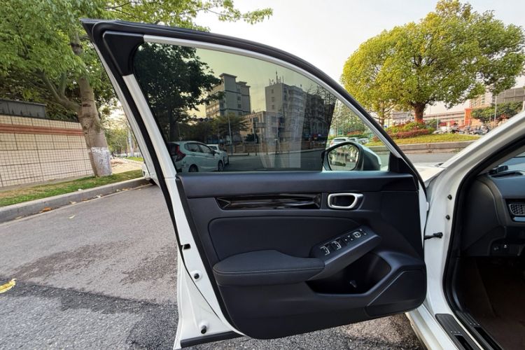 Used Honda Civic 2023 HATCHBACK 240TURBO CVT Zhiyue Edition Interior 5