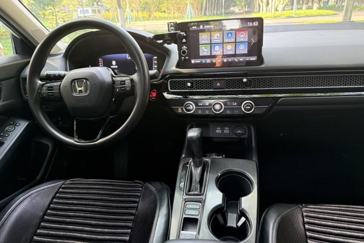 Used Honda Civic 2023 240TURBO CVT Dynamic Edition Interior 5