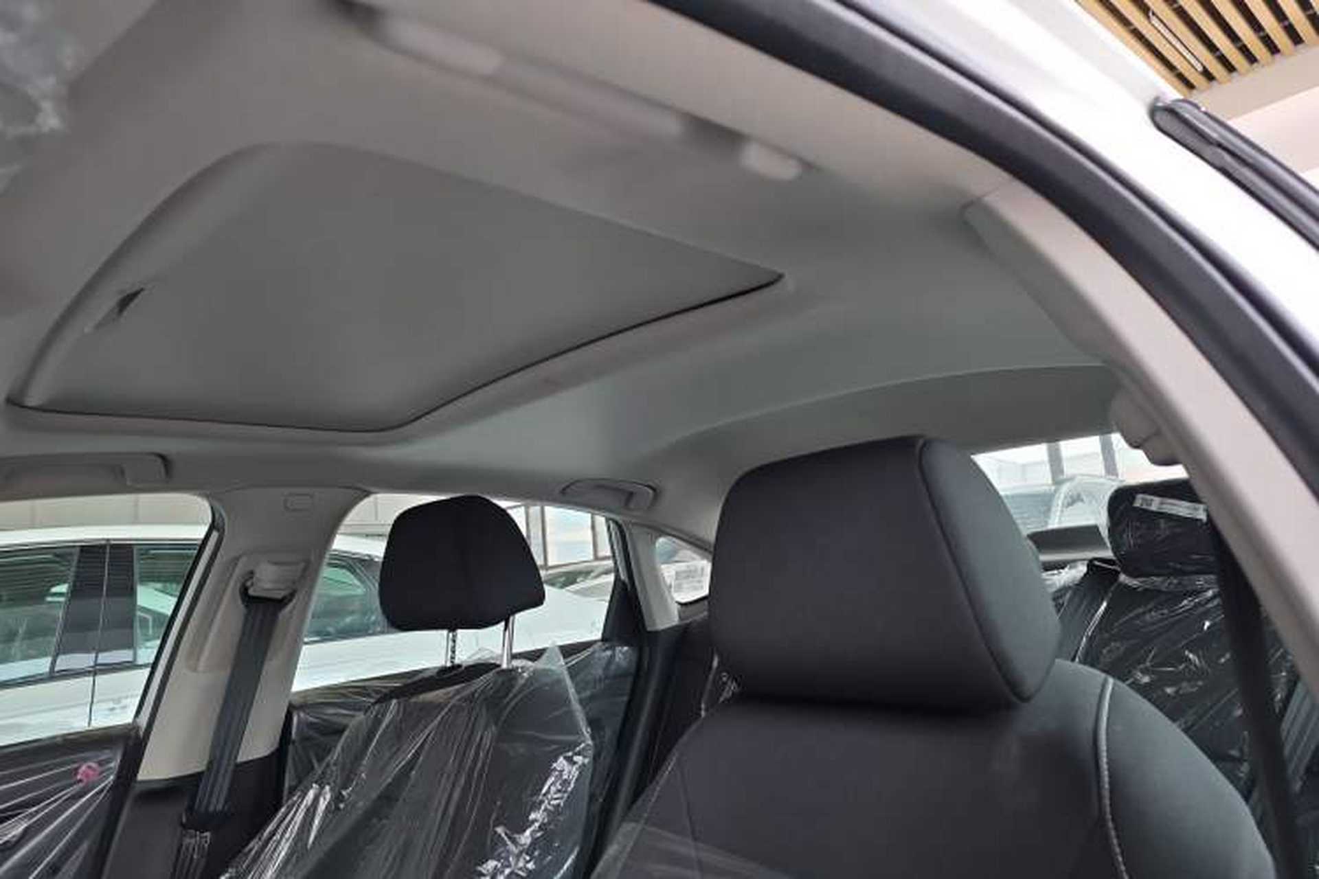 Used Honda Civic 2023 240TURBO CVT Dynamic Edition Interior 6