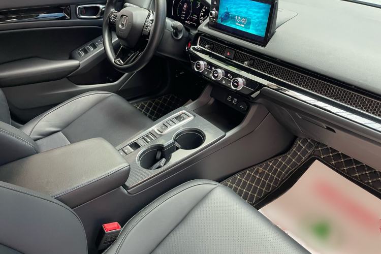 Used Honda Civic 2023 2.0L eHEV Pioneer Edition Interior 7