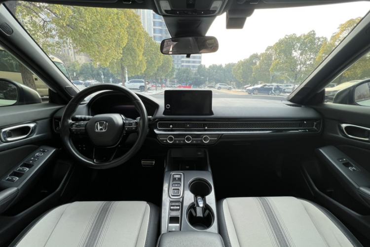 Used Honda Civic 2023 2.0L eHEV Sharp Edition Interior 7