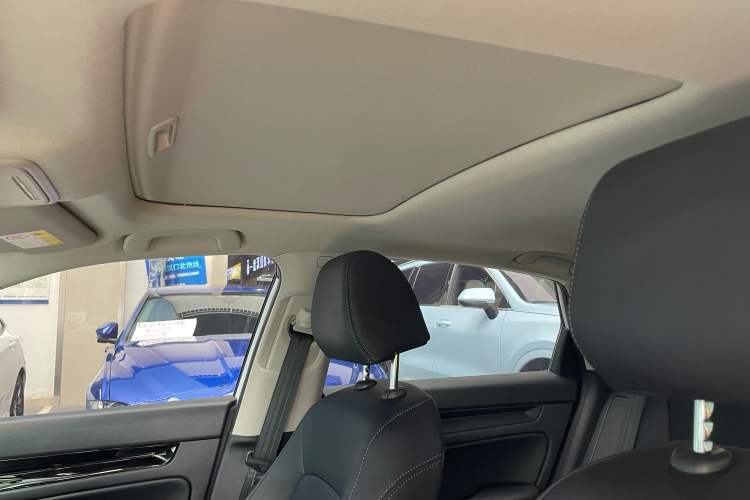 Used Honda Civic 2023 2.0L eHEV Pioneer Edition Interior 8