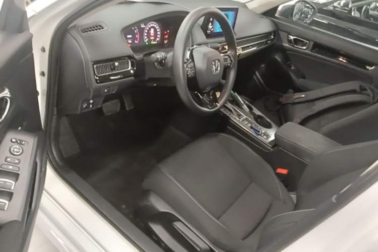 Used Honda Civic 2023 240TURBO CVT Dynamic Edition Left Front Seat