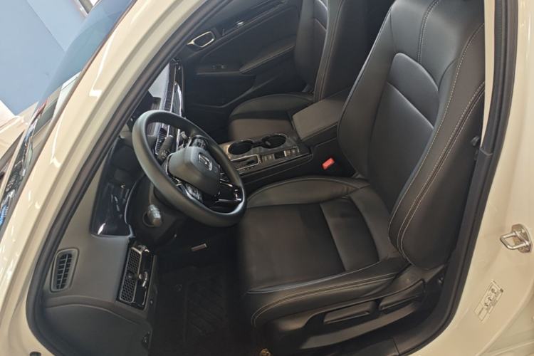Used Honda Civic 2023 240TURBO CVT Dynamic · Center Stage Special Edition Left Front Seat
