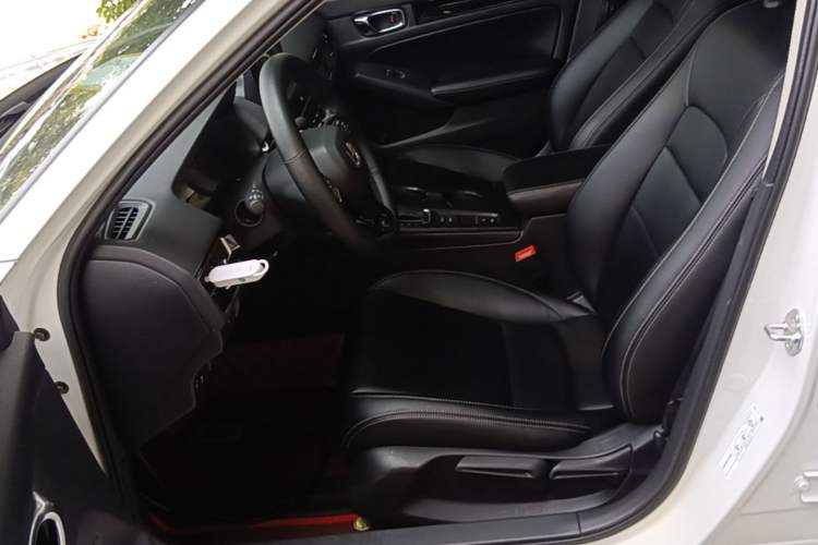 Used Honda Civic 2023 240TURBO CVT Dynamic Edition Left Front Seat