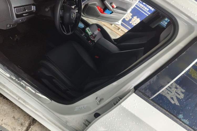 Used Honda Civic 2023 240TURBO CVT Dynamic Edition Left Front Seat
