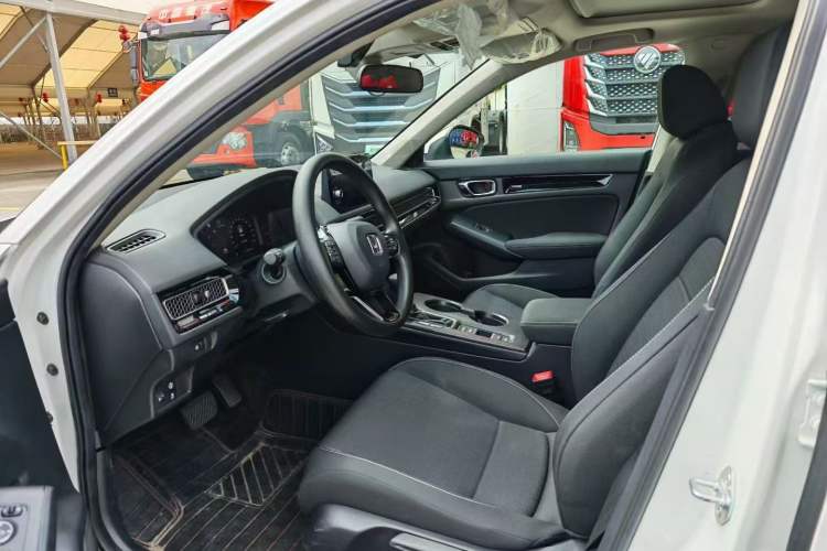Used Honda Civic 2023 240TURBO CVT Dynamic Edition Left Front Seat