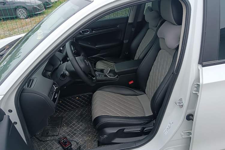 Used Honda Civic 2023 240TURBO CVT Dynamic Edition Left Front Seat