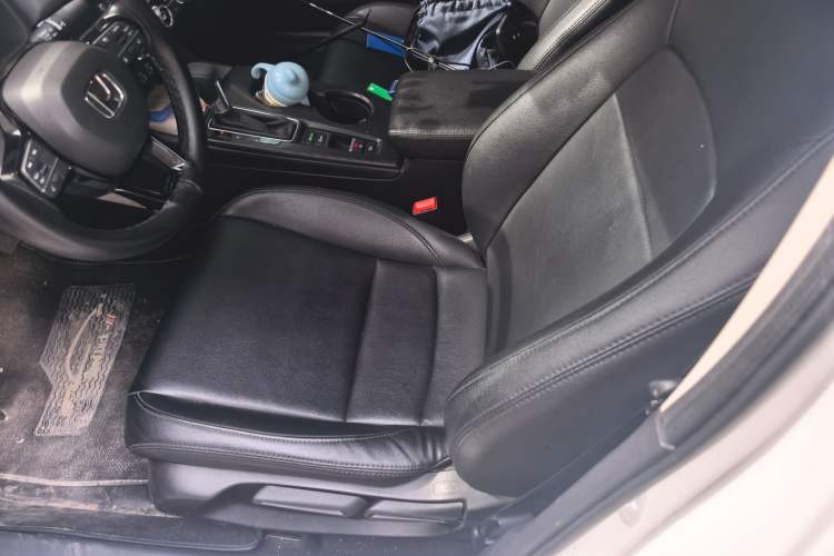 Used Honda Civic 2023 240TURBO CVT Dynamic Edition Left Front Seat