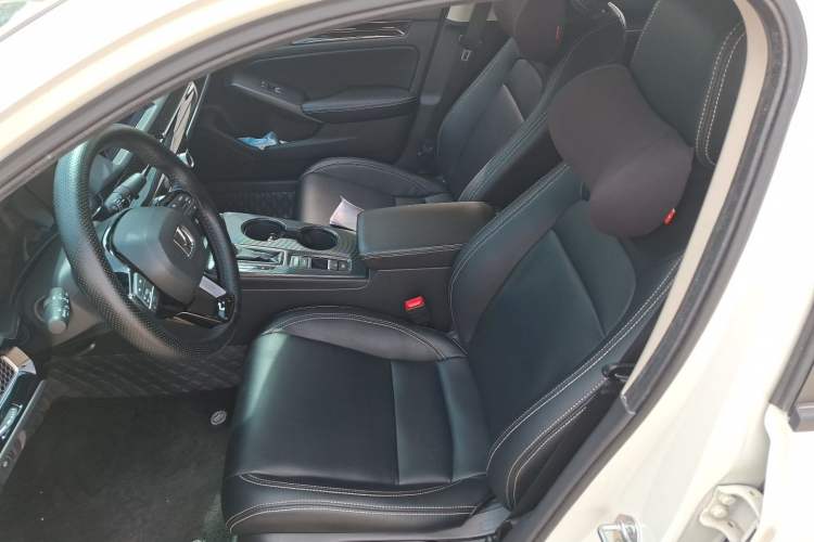 Used Honda Civic 2023 240TURBO CVT Dynamic Edition Left Front Seat