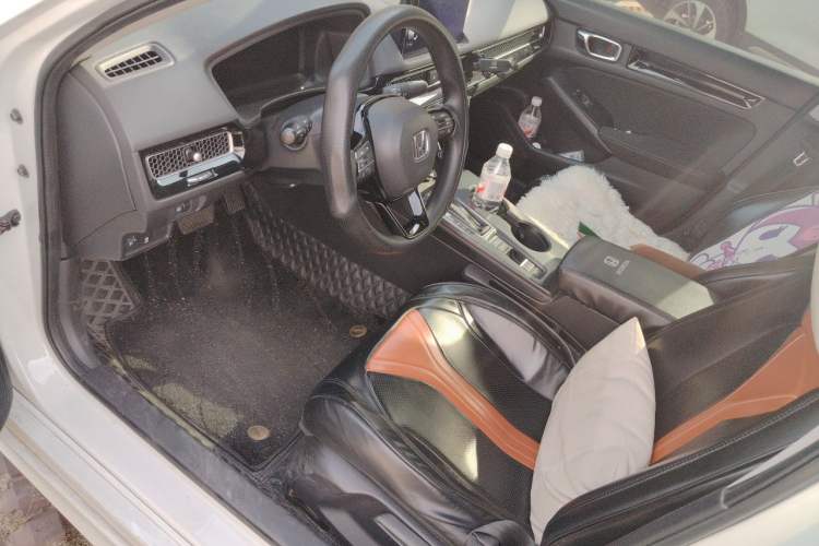 Used Honda Civic 2023 240TURBO CVT Dynamic Edition Left Front Seat