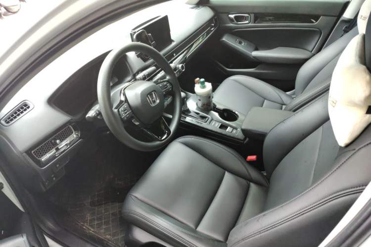 Used Honda Civic 2023 240TURBO CVT Dynamic Edition Left Front Seat