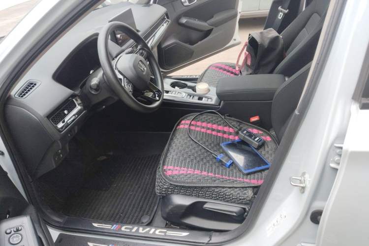 Used Honda Civic 2023 2.0L eHEV Pioneer Edition Left Front Seat