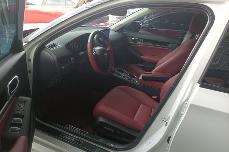 Used Honda Civic 2023 240TURBO CVT Dynamic · Center Stage Special Edition Left Front Seat