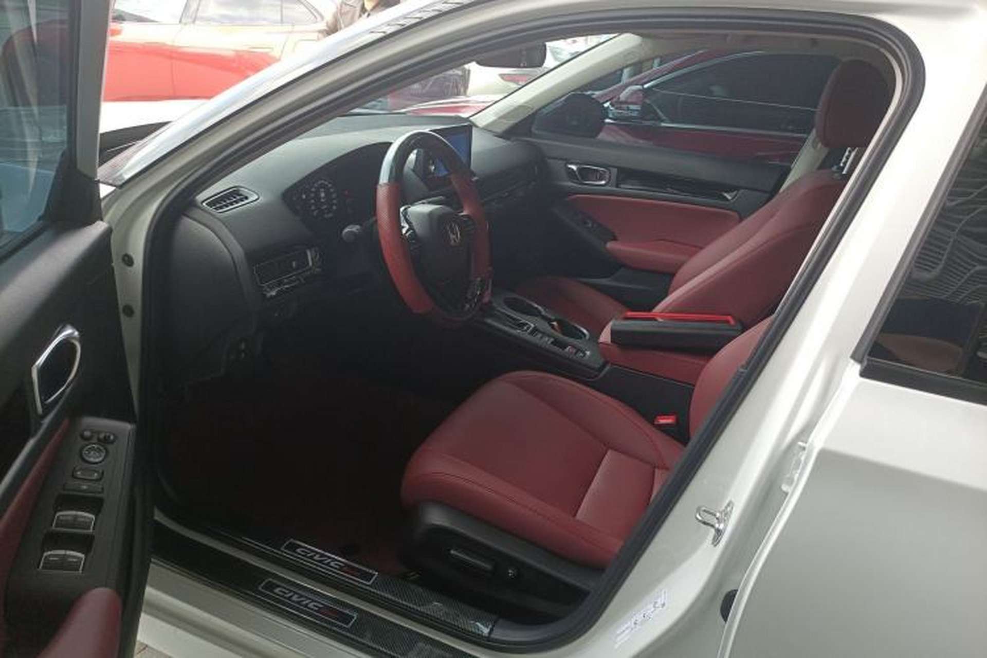 Used Honda Civic 2023 240TURBO CVT Dynamic · Center Stage Special Edition Left Front Seat