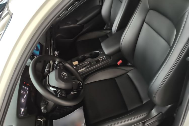 Used Honda Civic 2023 240TURBO CVT Dynamic Edition Left Front Seat