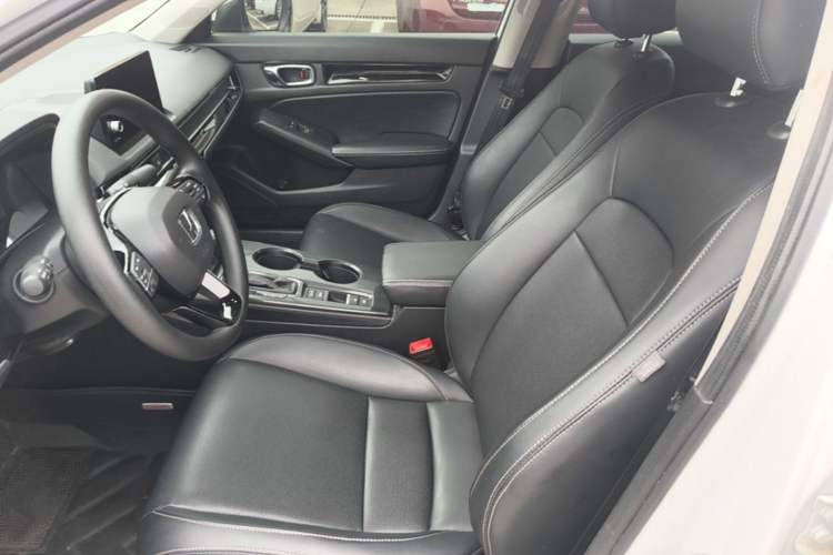 Used Honda Civic 2023 240TURBO CVT Dynamic Edition Left Front Seat