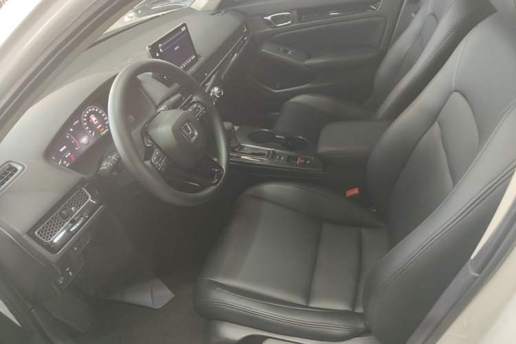 Used Honda Civic 2023 240TURBO CVT Dynamic Edition Left Front Seat