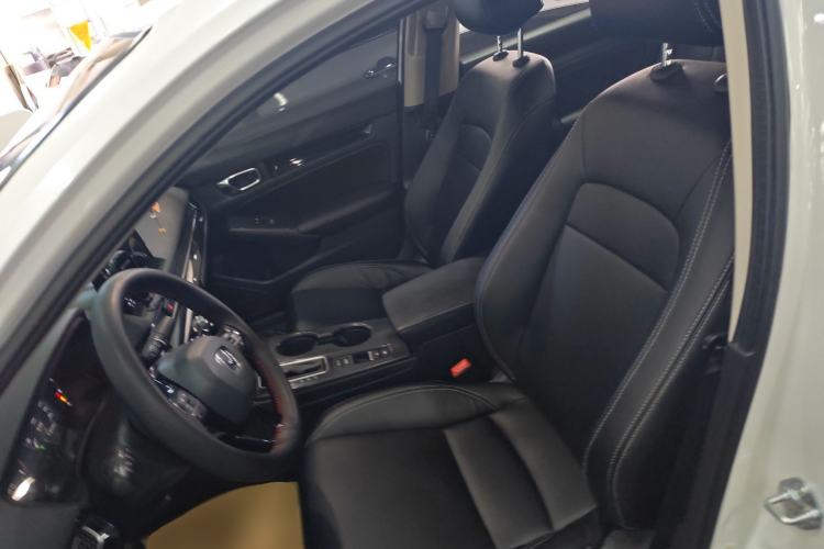 Used Honda Civic 2023 240TURBO CVT Dynamic · Center Stage Special Edition Left Front Seat
