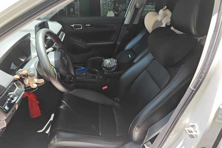 Used Honda Civic 2023 240TURBO CVT Dynamic Edition Left Front Seat