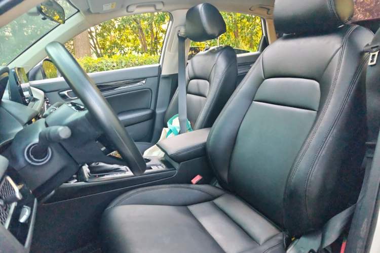 Used Honda Civic 2023 240TURBO CVT Dynamic Edition Left Front Seat