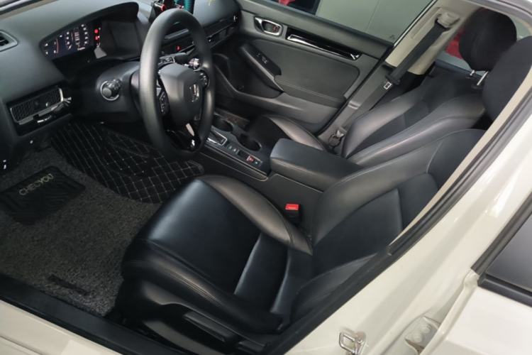 Used Honda Civic 2023 240TURBO CVT Dynamic · Center Stage Special Edition Left Front Seat