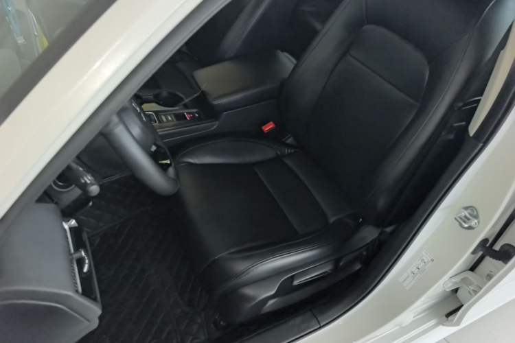Used Honda Civic 2023 240TURBO CVT Dynamic Edition Left Front Seat