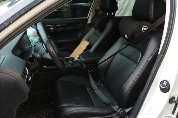 Used Honda Civic 2023 240TURBO CVT Dynamic Edition Left Front Seat